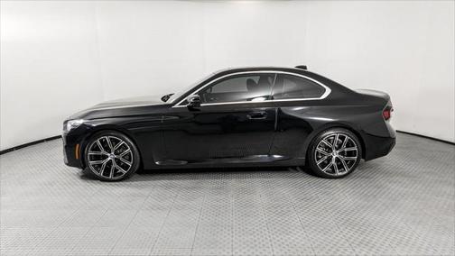 2022 BMW 230 i