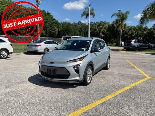 Silver Flare Metallic 2023 Chevrolet Bolt EUV LT 2LT