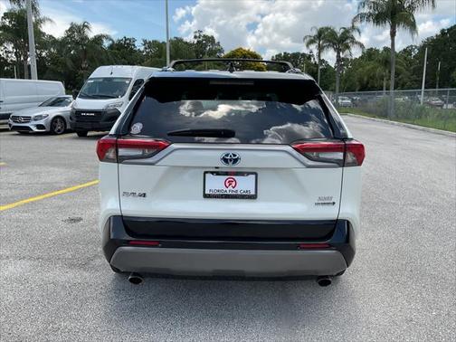 2021 Toyota RAV4 Hybrid SE