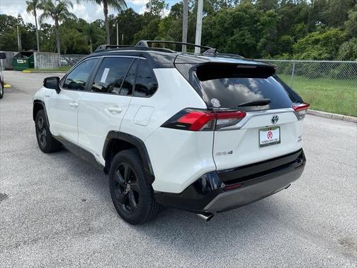 2021 Toyota RAV4 Hybrid SE