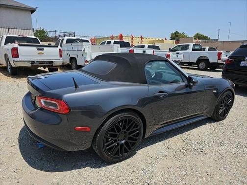 2017 FIAT 124 Spider Base