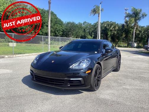 2017 Porsche Panamera 4S
