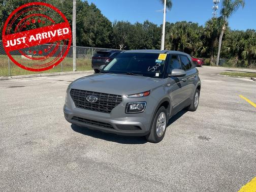 2021 Hyundai VENUE SE