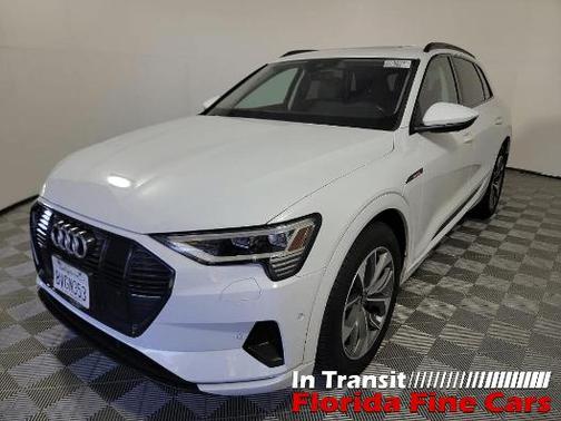 2021 Audi e-tron Premium Plus