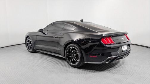 2021 Ford Mustang EcoBoost
