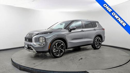 2023 Mitsubishi Outlander SE