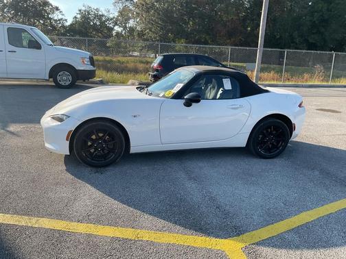 2016 Mazda MX-5 Miata Sport