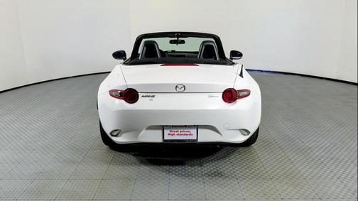 2016 Mazda MX-5 Miata Sport