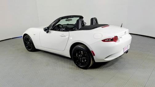 2016 Mazda MX-5 Miata Sport