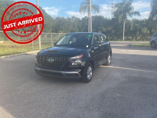 2022 Hyundai VENUE SE