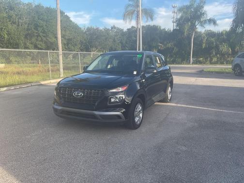 2022 Hyundai VENUE SE