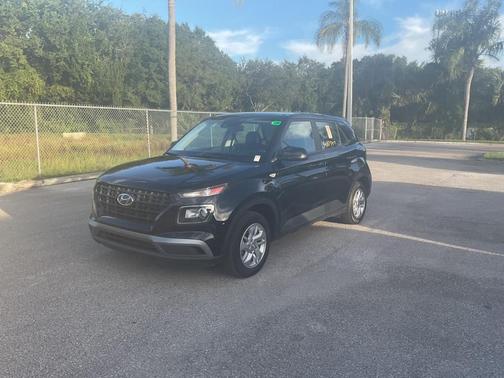 2022 Hyundai VENUE SE