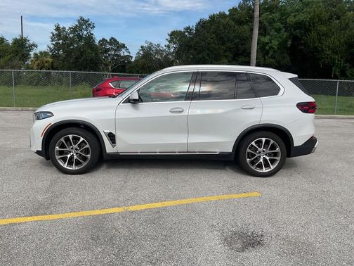 Alpine White 2025 BMW X5 sDrive40i