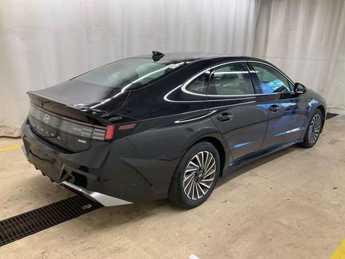 2024 Hyundai SONATA Hybrid SE