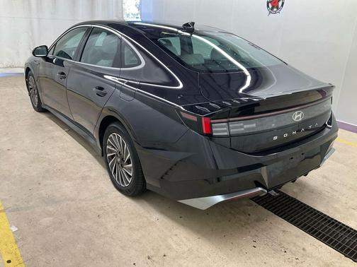 2024 Hyundai SONATA Hybrid SE