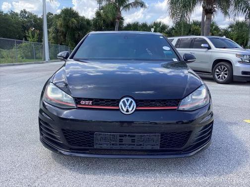 2016 Volkswagen Golf GTI 2.0T SE 4-Door