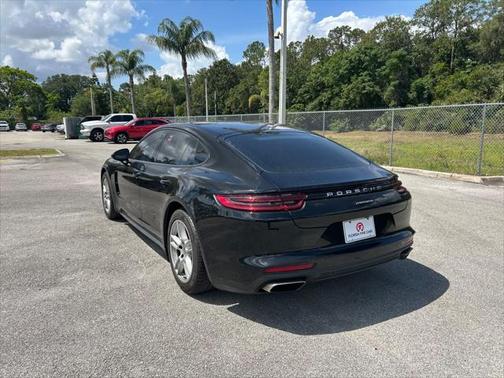 2017 Porsche Panamera 4