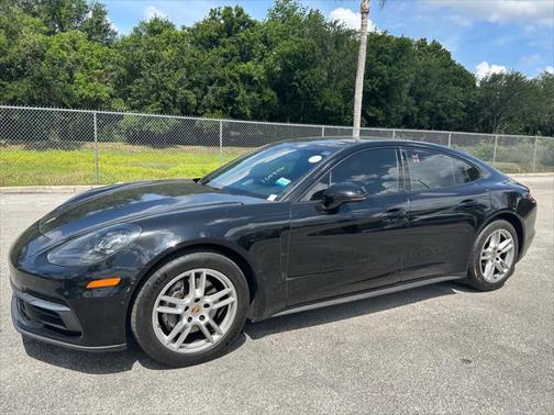 2017 Porsche Panamera 4