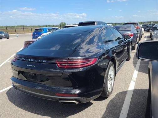 2017 Porsche Panamera 4
