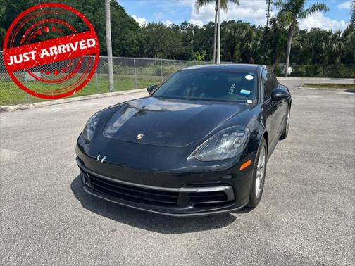 2017 Porsche Panamera 4