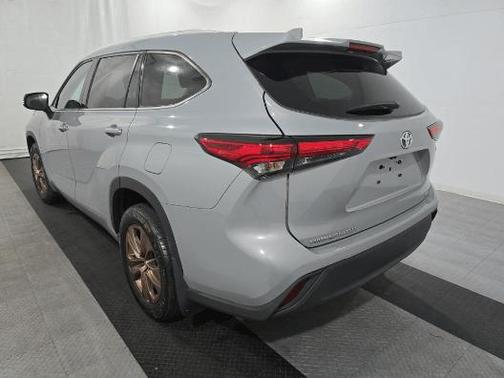 2022 Toyota Highlander HYBRID BRONZE EDITION