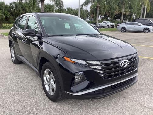 2022 Hyundai TUCSON SE