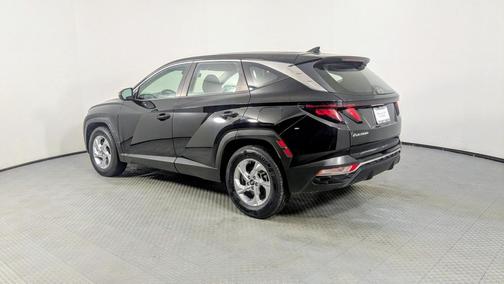 2022 Hyundai TUCSON SE