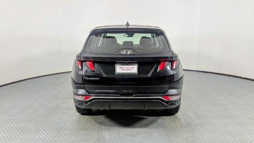 2022 Hyundai TUCSON SE