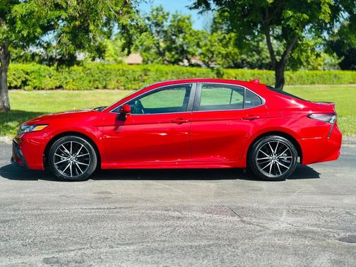 2024 Toyota Camry SE