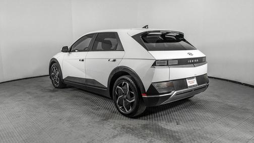 2024 Hyundai IONIQ 5 SE