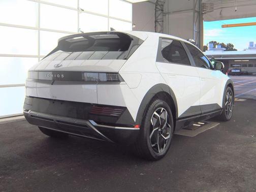 2024 Hyundai IONIQ 5 SE