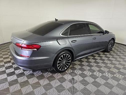 2022 Volkswagen Passat 2.0T Limited Edition