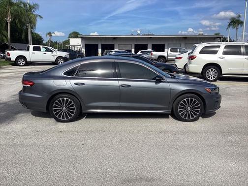2022 Volkswagen Passat 2.0T Limited Edition