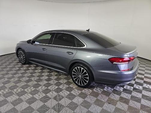 2022 Volkswagen Passat 2.0T Limited Edition