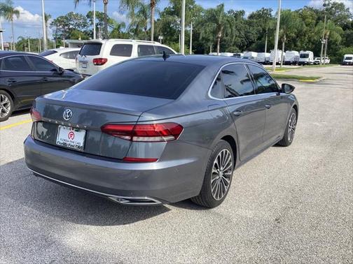 2022 Volkswagen Passat 2.0T Limited Edition