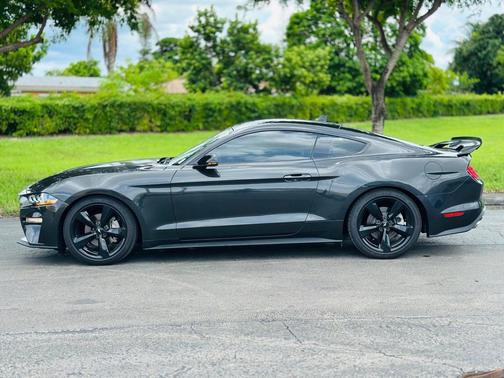 2022 Ford Mustang EcoBoost Premium