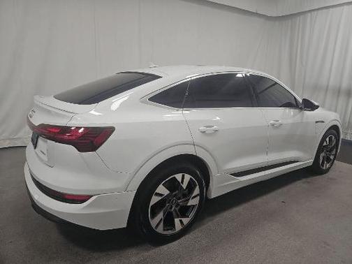 2022 Audi e-tron Sportback S line Premium Plus