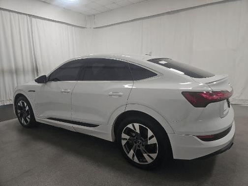 2022 Audi e-tron Sportback S line Premium Plus