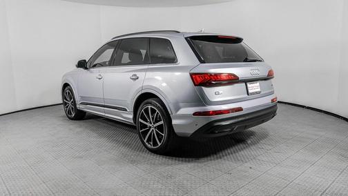 2022 Audi Q7 55 Premium Plus