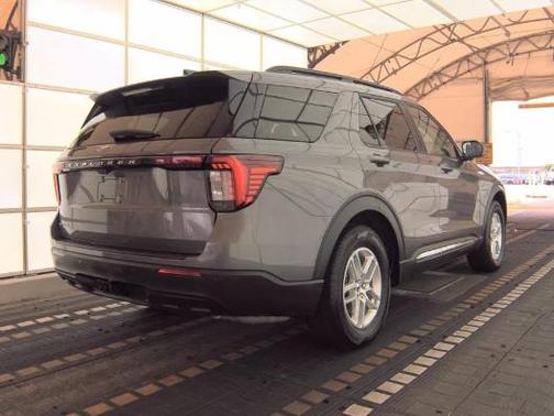 CARBONIZED GRAY METALLIC 2025 Ford Explorer Active