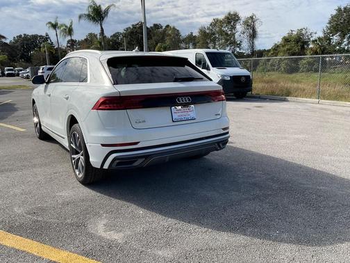 2022 Audi Q8 55 Premium Plus
