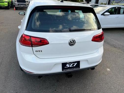 2016 Volkswagen Golf GTI 2.0T SE 4-Door