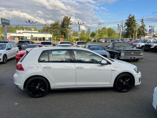 2016 Volkswagen Golf GTI 2.0T SE 4-Door