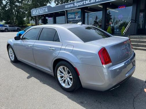 2017 Chrysler 300C Base