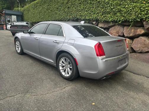 2017 Chrysler 300C Base