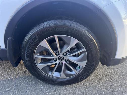 2018 Toyota RAV4 Hybrid XLE