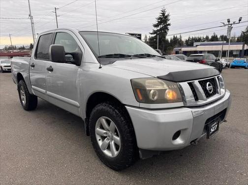 2014 Nissan Titan SV