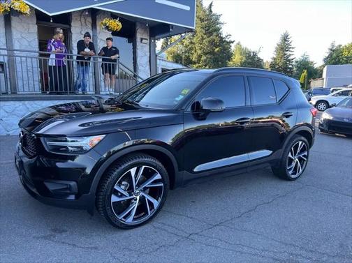2020 Volvo XC40 T5 R-Design