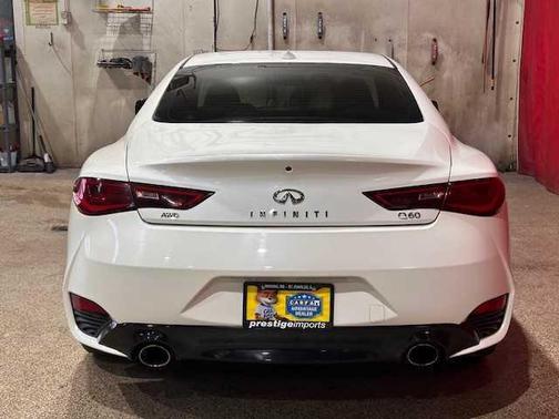 2017 INFINITI Q60 2.0T Premium