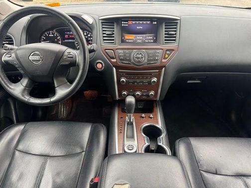 2020 Nissan Pathfinder Platinum